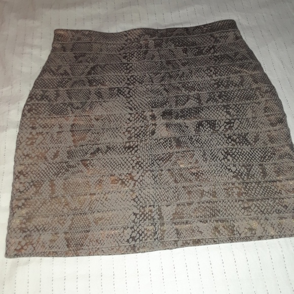 Express Dresses & Skirts - Express Snake Print Skirt Express Dresses & Skirts - Express Snake Print Skirt